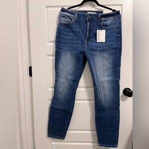 Zenana Dark Wash High Rise Skinny Jeans Non Distressed Size 32 NWT